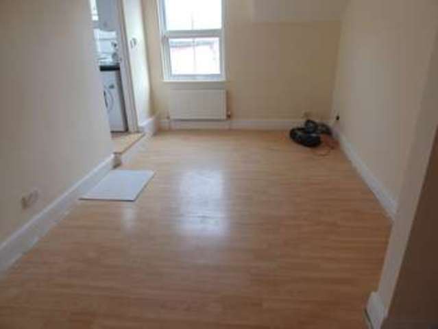  Image of 2 bedroom Flat to rent in High Street Rushden NN10 at Rushden Northatns Rushden, NN10 0PQ