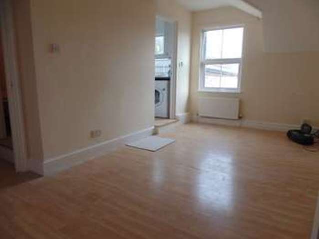  Image of 2 bedroom Flat to rent in High Street Rushden NN10 at Rushden Northatns Rushden, NN10 0PQ