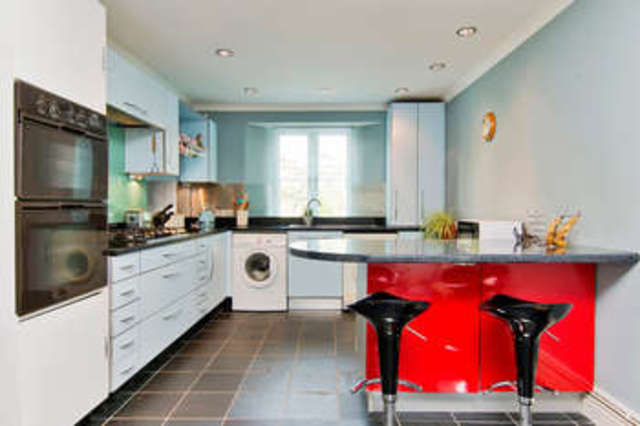  Image of 3 bedroom Cottage for sale in High Street Kempsford Fairford GL7 at Kempsford Kempsford, GL7 4EU