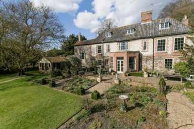  Image of 9 bedroom Detached house for sale in High Street Fincham King