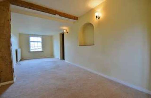  Image of 4 bedroom Detached house for sale in High Street Lewknor Watlington OX49 at 12 High Street  Lewknor, OX49 5TL