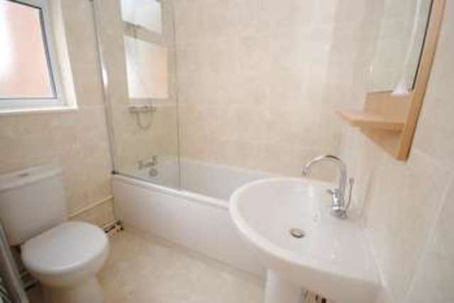  Image of 1 bedroom Apartment to rent in High Street Sileby Loughborough LE12 at Sileby, LE12 7RX