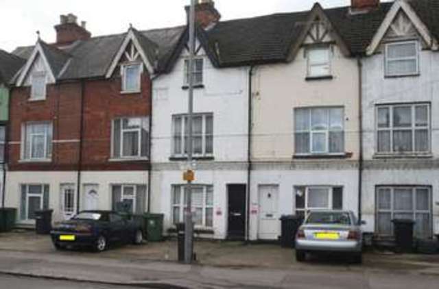  Image of 1 bedroom Flat to rent in London Road High Wycombe HP11 at London Road  High Wycombe, HP11 1LP