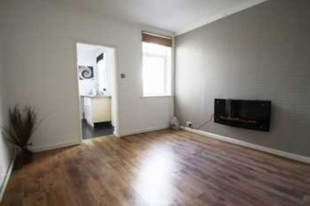  Image of 1 bedroom Flat to rent in London Road High Wycombe HP11 at London Road  High Wycombe, HP11 1LP