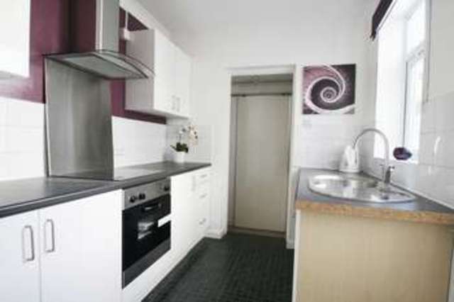  Image of 1 bedroom Flat to rent in London Road High Wycombe HP11 at London Road  High Wycombe, HP11 1LP