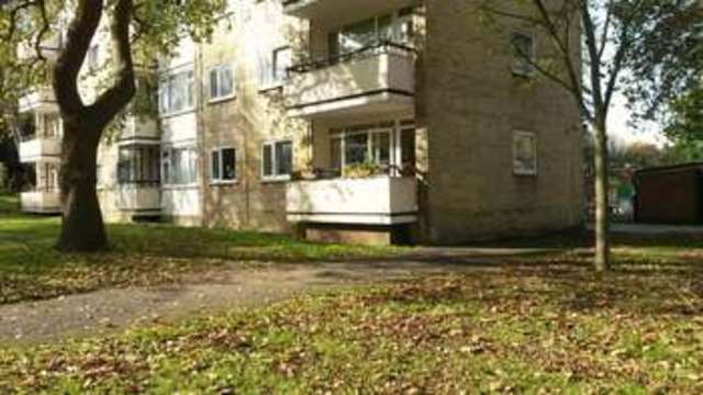  Image of 2 bedroom Flat for sale in Highbury Quadrant London N5 at Highbury Quadrant  London, N5 2UA