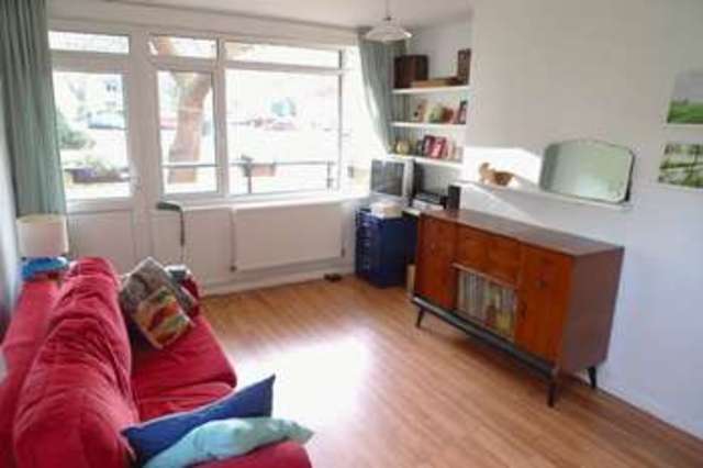  Image of 2 bedroom Flat for sale in Highbury Quadrant London N5 at Highbury Quadrant  London, N5 2UA