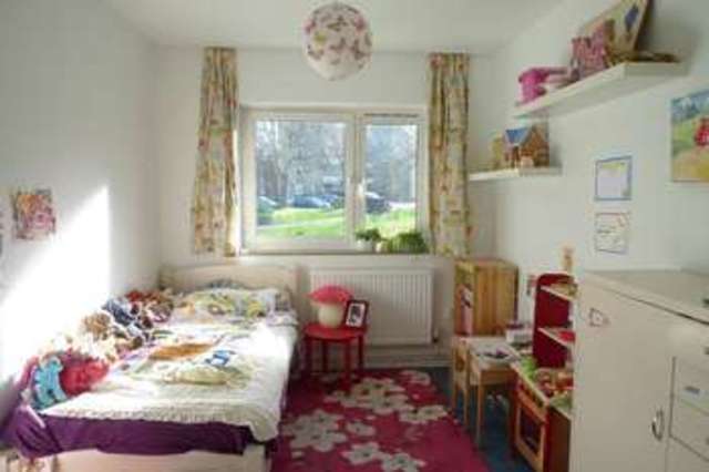  Image of 2 bedroom Flat for sale in Highbury Quadrant London N5 at Highbury Quadrant  London, N5 2UA
