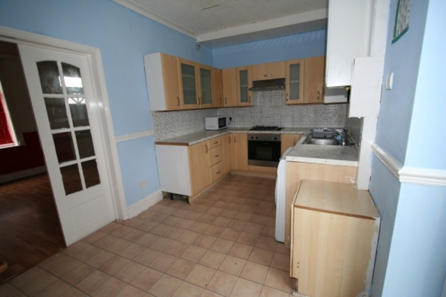  Image of 2 bedroom Semi-Detached house to rent in Holborn Street Rochdale OL11 at Rochdale OL11 4QB Rochdale, OL11 4QB