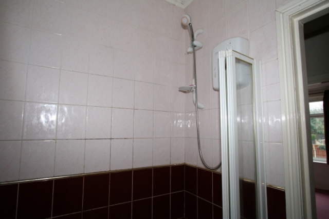  Image of 2 bedroom Semi-Detached house to rent in Holborn Street Rochdale OL11 at Rochdale OL11 4QB Rochdale, OL11 4QB