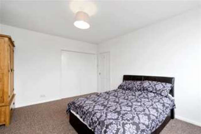  Image of 2 bedroom Maisonette to rent in River View Hollies Court Addlestone KT15 at Addlestone, KT15 2NA