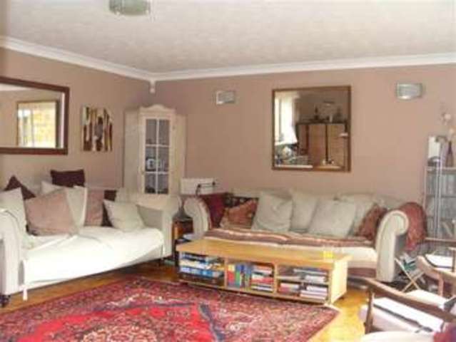  Image of 4 bedroom Detached house to rent in Holly Walk Finedon Wellingborough NN9 at Finedon Northants, NN9 5NJ