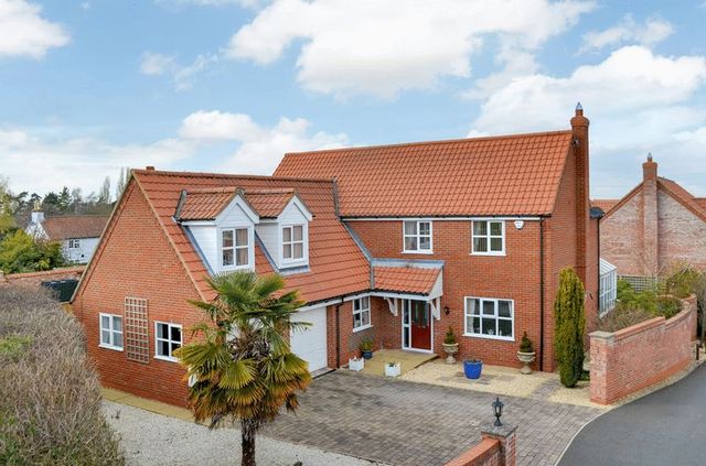  Image of 4 bedroom Detached house for sale in Holme Close Thorpe-on-the-Hill Lincoln LN6 at Holme Close Thorpe-on-the-Hill Lincoln, LN6 9FB