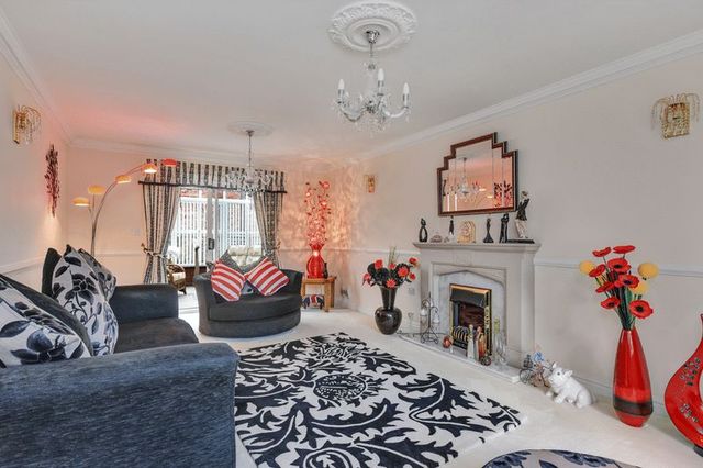  Image of 4 bedroom Detached house for sale in Holme Close Thorpe-on-the-Hill Lincoln LN6 at Holme Close Thorpe-on-the-Hill Lincoln, LN6 9FB