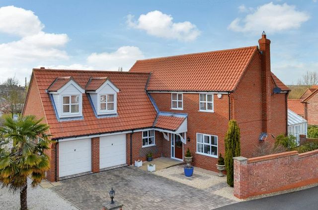  Image of 4 bedroom Detached house for sale in Holme Close Thorpe-on-the-Hill Lincoln LN6 at Holme Close Thorpe-on-the-Hill Lincoln, LN6 9FB