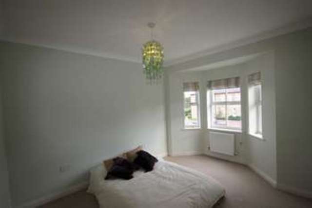  Image of 4 bedroom End of Terrace to rent in Horton Crescent Epsom KT19 at Horton Crescent  Epsom, KT19 8AA