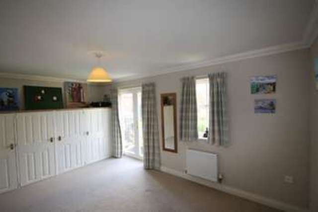  Image of 4 bedroom End of Terrace to rent in Horton Crescent Epsom KT19 at Horton Crescent  Epsom, KT19 8AA