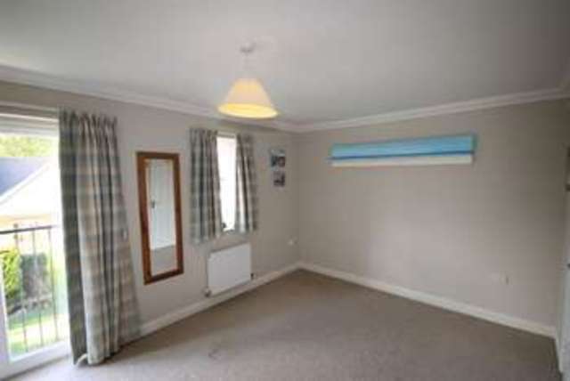  Image of 4 bedroom End of Terrace to rent in Horton Crescent Epsom KT19 at Horton Crescent  Epsom, KT19 8AA
