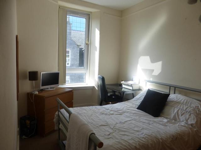  Image of 2 bedroom Flat to rent in Howburn Place Aberdeen AB11 at City Centre Aberdeen Aberdeen, AB11 6XT