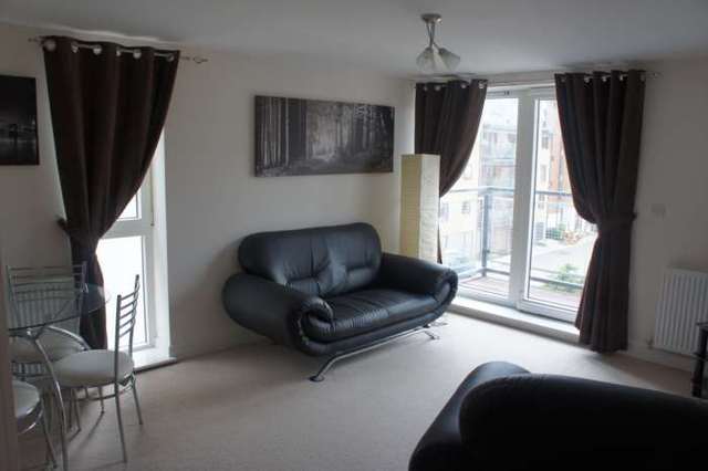  Image of 2 bedroom Apartment to rent in Commonwealth Drive Crawley RH10 at Howlands Court Commonwealth Drive Crawley, RH10 1AU