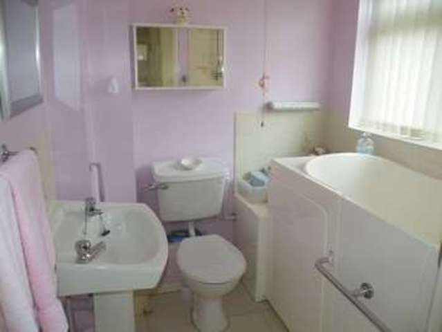  Image of 1 bedroom Retirement Property for sale in Hucclecote Road Gloucester GL3 at Hucclecote Road  Gloucester, GL3 3SR