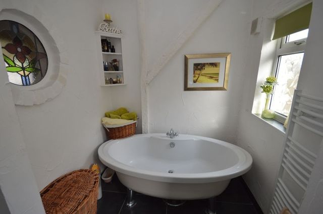  Image of 4 bedroom Detached house for sale in Humberstone Close Luton LU4 at Humberstone Close  Luton, LU4 9ST