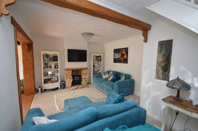  Image of 4 bedroom Detached house for sale in Humberstone Close Luton LU4 at Humberstone Close  Luton, LU4 9ST