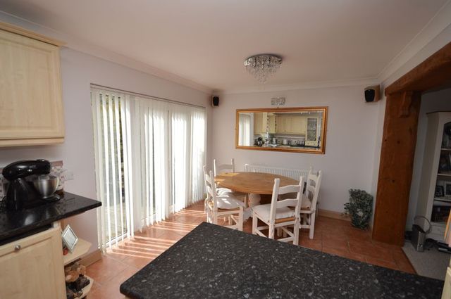  Image of 4 bedroom Detached house for sale in Humberstone Close Luton LU4 at Humberstone Close  Luton, LU4 9ST