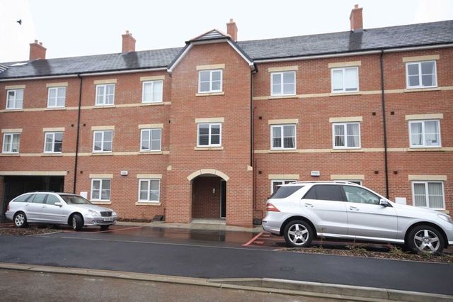  Image of 2 bedroom Flat for sale in Hylton Avenue Skelton-in-Cleveland Saltburn-by-the-Sea TS12 at Hylton Avenue Skelton-In-Cleveland Saltburn-By-The-Sea, TS12 2EP