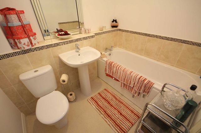  Image of 2 bedroom Flat for sale in Hylton Avenue Skelton-in-Cleveland Saltburn-by-the-Sea TS12 at Hylton Avenue Skelton-In-Cleveland Saltburn-By-The-Sea, TS12 2EP