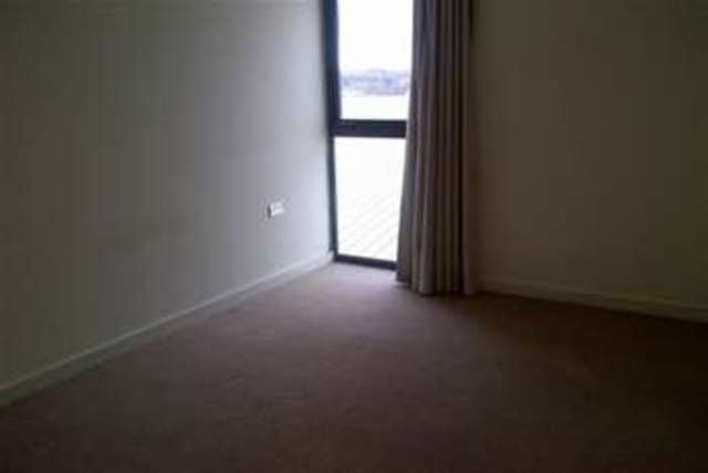  Image of 2 bedroom Flat to rent in Bolero Square Nottingham NG1 at Nottingham, NG1 1LY