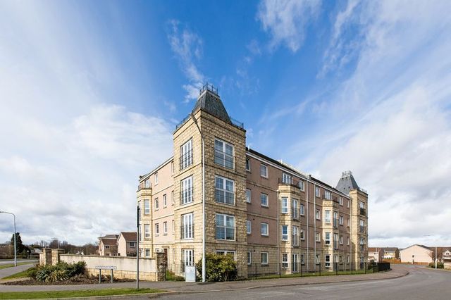  Image of 2 bedroom Flat for sale in Inverewe Place Dunfermline KY11 at Inverewe Place  Dunfermline, KY11 8FW