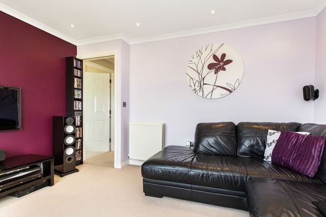  Image of 2 bedroom Flat for sale in Inverewe Place Dunfermline KY11 at Inverewe Place  Dunfermline, KY11 8FW