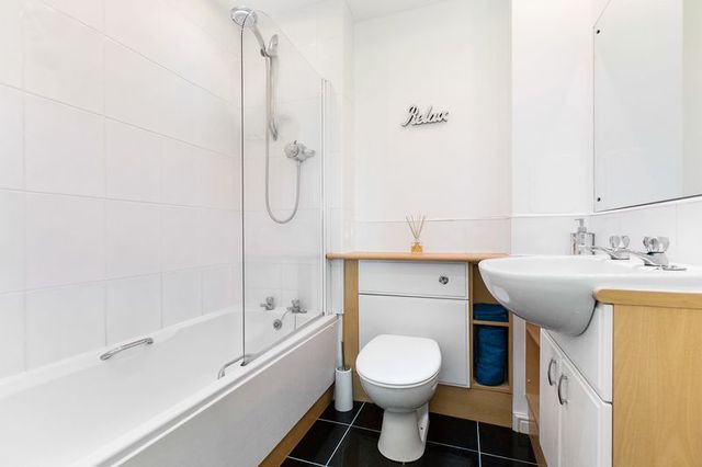  Image of 2 bedroom Flat for sale in Inverewe Place Dunfermline KY11 at Inverewe Place  Dunfermline, KY11 8FW