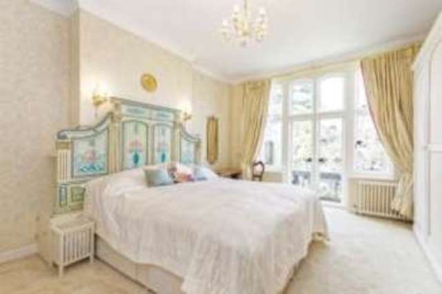  Image of 2 bedroom Flat for sale in Islet Park Maidenhead SL6 at Islet Park Maidenhead Taplow, SL6 8LE