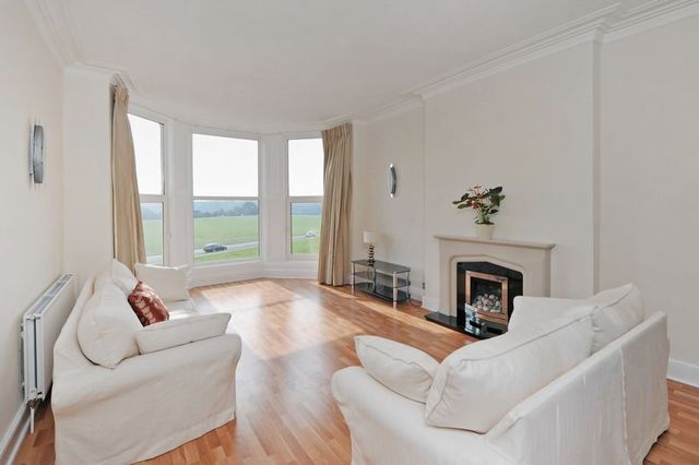  Image of 2 bedroom Flat for sale in Ivywell Road Bristol BS9 at Ivywell Road Sneyd Park Bristol, BS9 1NX