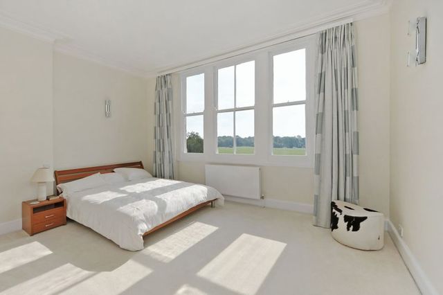  Image of 2 bedroom Flat for sale in Ivywell Road Bristol BS9 at Ivywell Road Sneyd Park Bristol, BS9 1NX