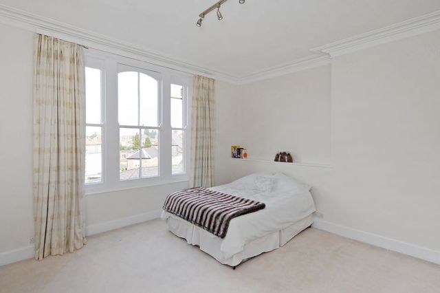  Image of 2 bedroom Flat for sale in Ivywell Road Bristol BS9 at Ivywell Road Sneyd Park Bristol, BS9 1NX