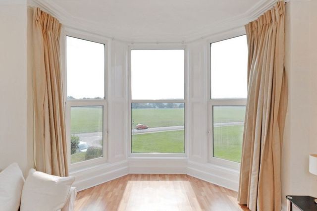  Image of 2 bedroom Flat for sale in Ivywell Road Bristol BS9 at Ivywell Road Sneyd Park Bristol, BS9 1NX