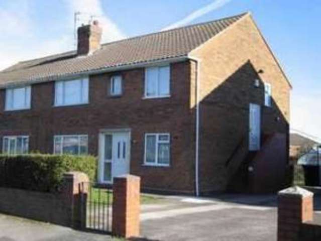  Image of 2 bedroom Flat for sale in Kenilworth Crescent Parkfields Wolverhampton WV4 at Lanesfield Wolverhampton Ettingshall, WV4 6SU