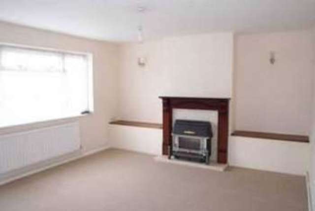  Image of 2 bedroom Flat for sale in Kenilworth Crescent Parkfields Wolverhampton WV4 at Lanesfield Wolverhampton Ettingshall, WV4 6SU