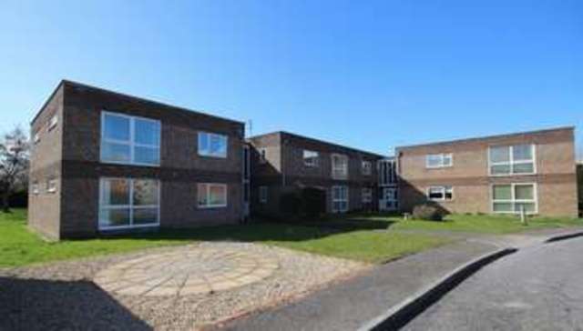  Image of 2 bedroom Flat for sale in Kenn Road Clevedon BS21 at Kenn Road  Clevedon, BS21 6LB