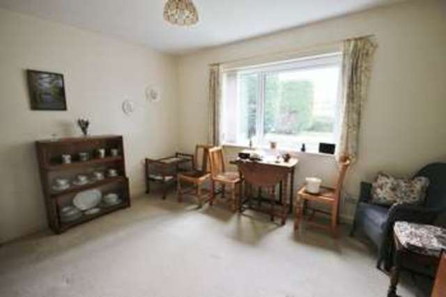  Image of 2 bedroom Flat for sale in Kenn Road Clevedon BS21 at Kenn Road  Clevedon, BS21 6LB