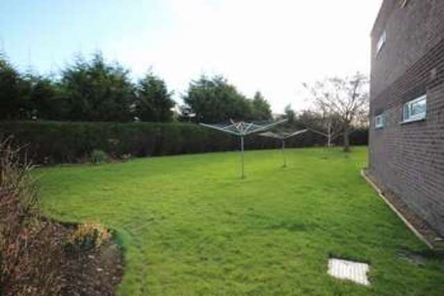  Image of 2 bedroom Flat for sale in Kenn Road Clevedon BS21 at Kenn Road  Clevedon, BS21 6LB