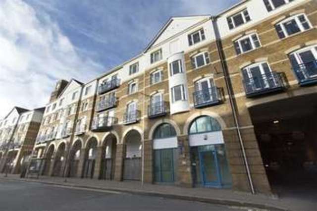  Image of 2 bedroom Flat to rent in King & Queen Wharf Rotherhithe Street London SE16 at Rotherhithe, SE16 5SU