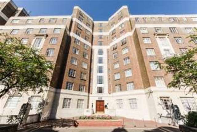 Image of 1 bedroom Flat to rent in Hamlet Gardens London W6 at London, W6 0RW