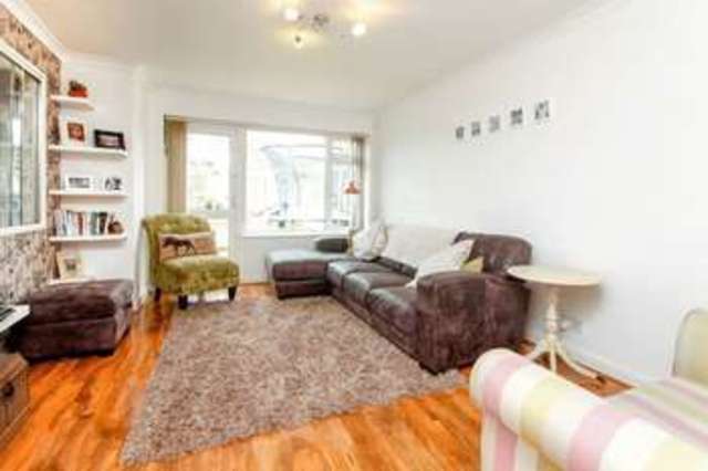  Image of 3 bedroom Detached house for sale in Kingsley Walk Tring HP23 at Kingsley Walk  Tring, HP23 5DR