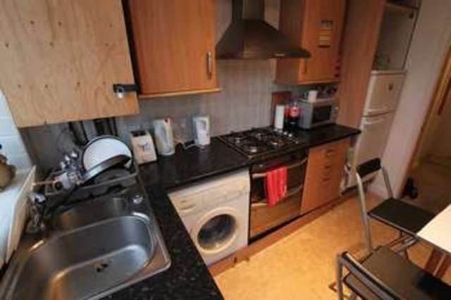  Image of 2 bedroom Flat to rent in Knyveton Road Boscombe Bournemouth BH1 at Knyveton Road  Bournemouth, BH1 3QW