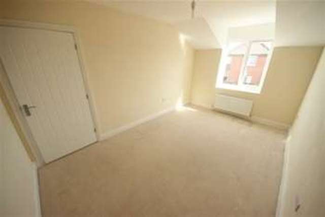  Image of 3 bedroom Detached house to rent in Laburnum Garth York YO31 at York, YO31 9LU