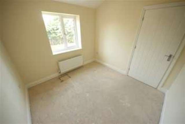  Image of 3 bedroom Detached house to rent in Laburnum Garth York YO31 at York, YO31 9LU